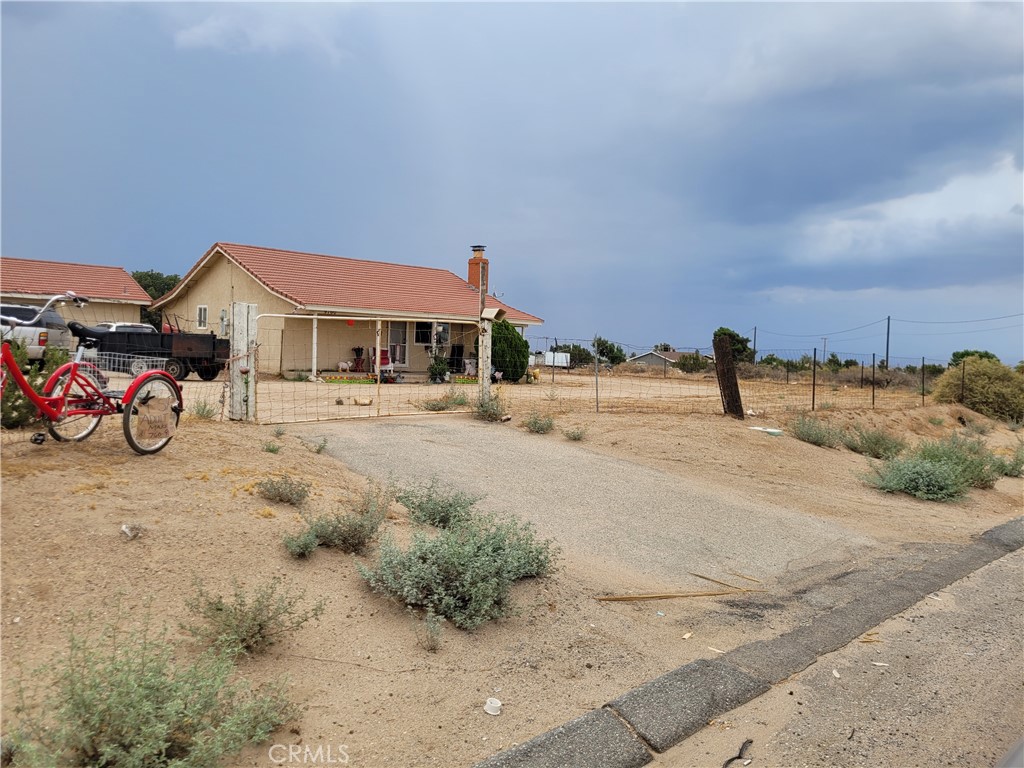 9760 Phelan Road Property Photo 4