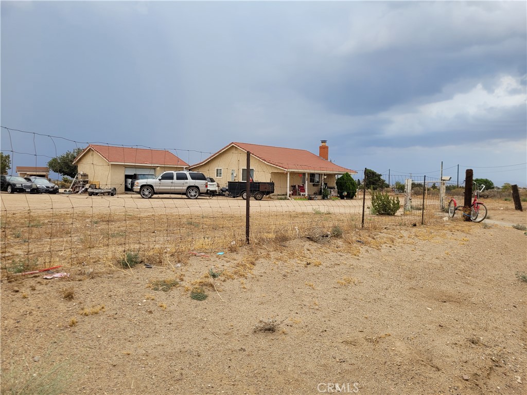 9760 Phelan Road Property Photo 5