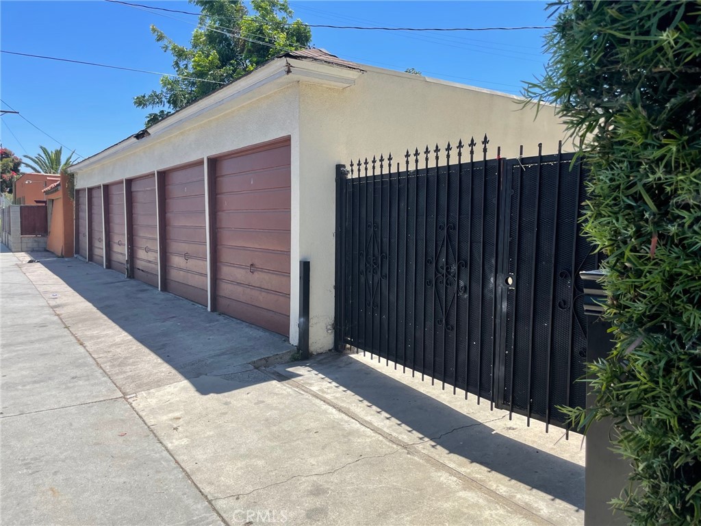 2018 W 39th Street Property Photo 4