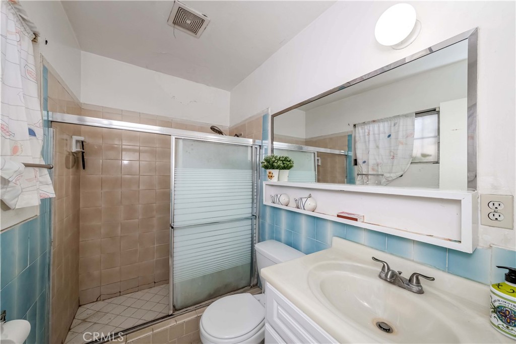 3840 Durfee Avenue Property Photo 6