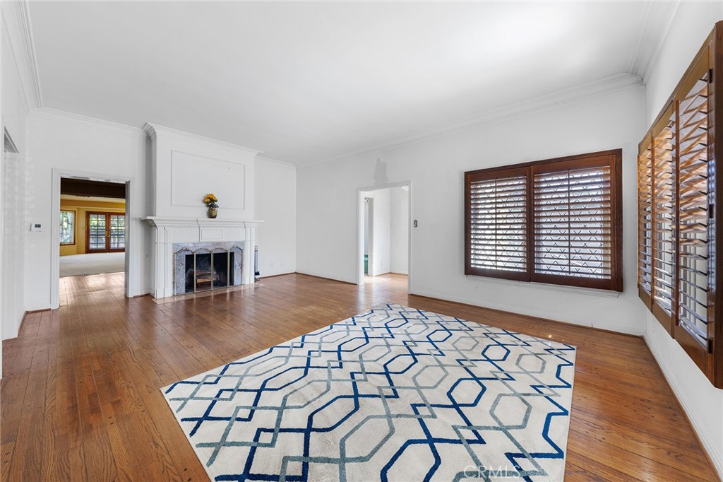 428 N Del Mar Avenue Property Photo 4