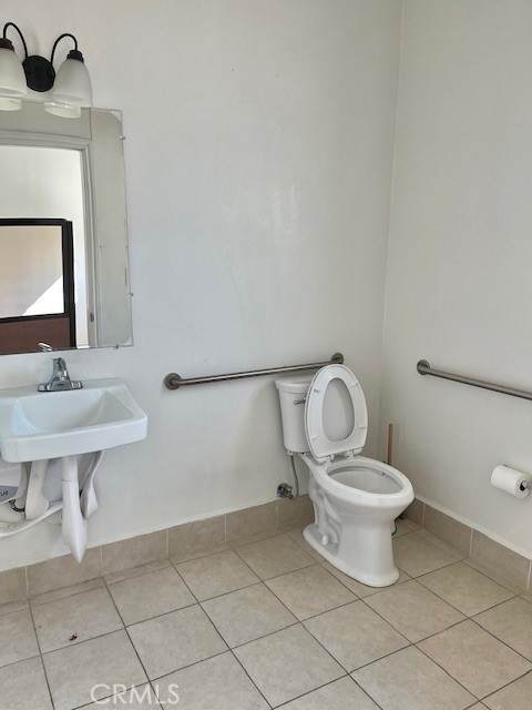 927 S San Gabriel Boulevard Property Photo 4
