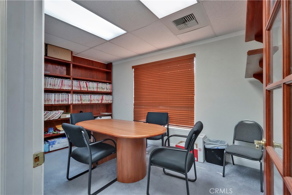 425 W Bonita Avenue Property Photo 7