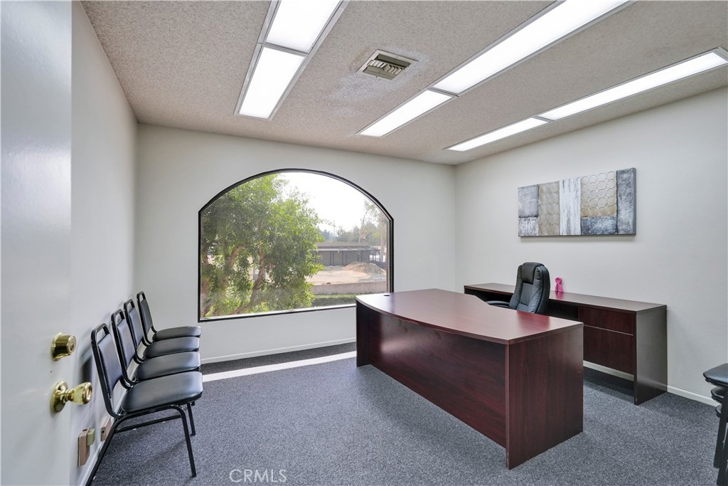 425 W Bonita Avenue Property Photo 16