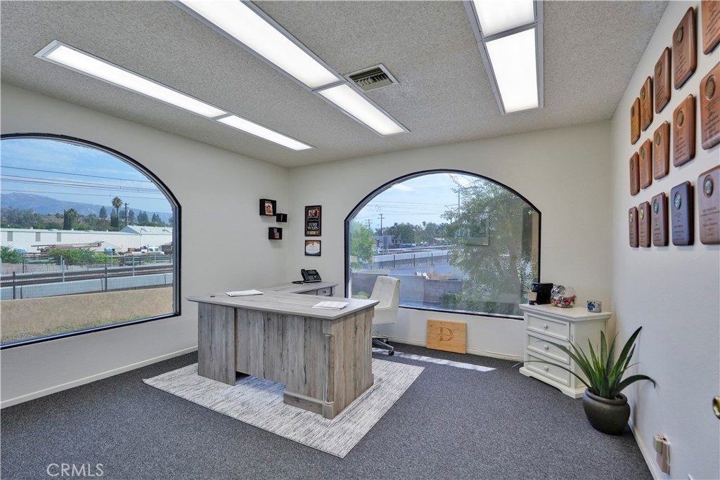 425 W Bonita Avenue Property Photo 17