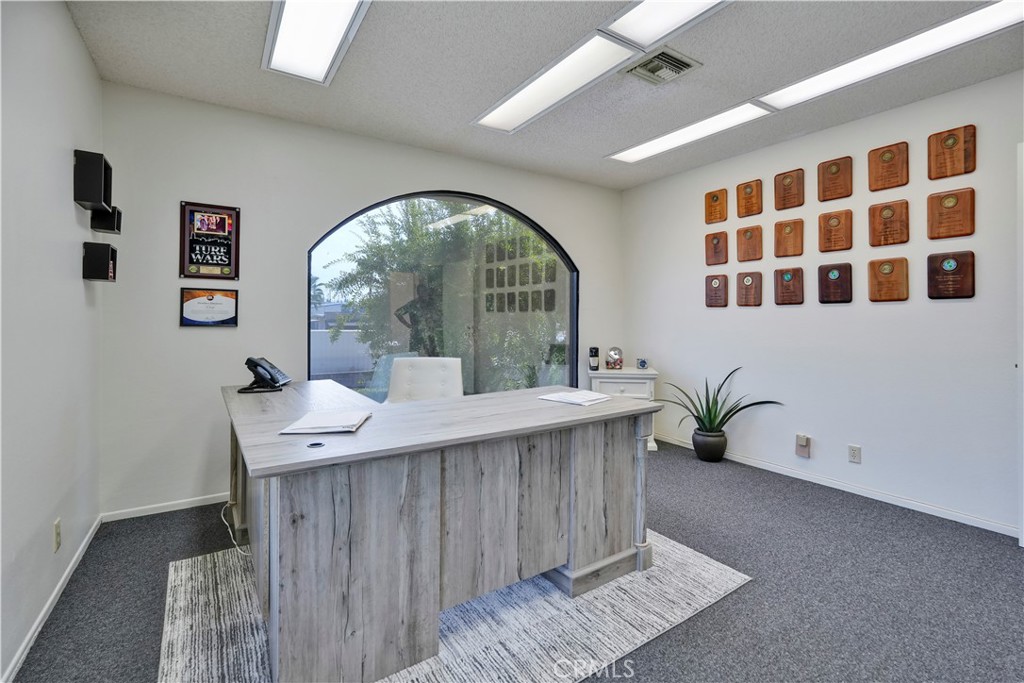 425 W Bonita Avenue Property Photo 18