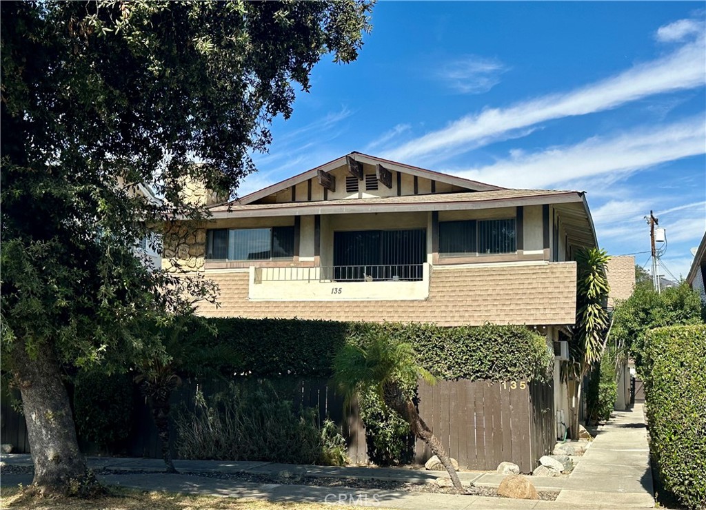 135 Diamond Street Property Photo 1