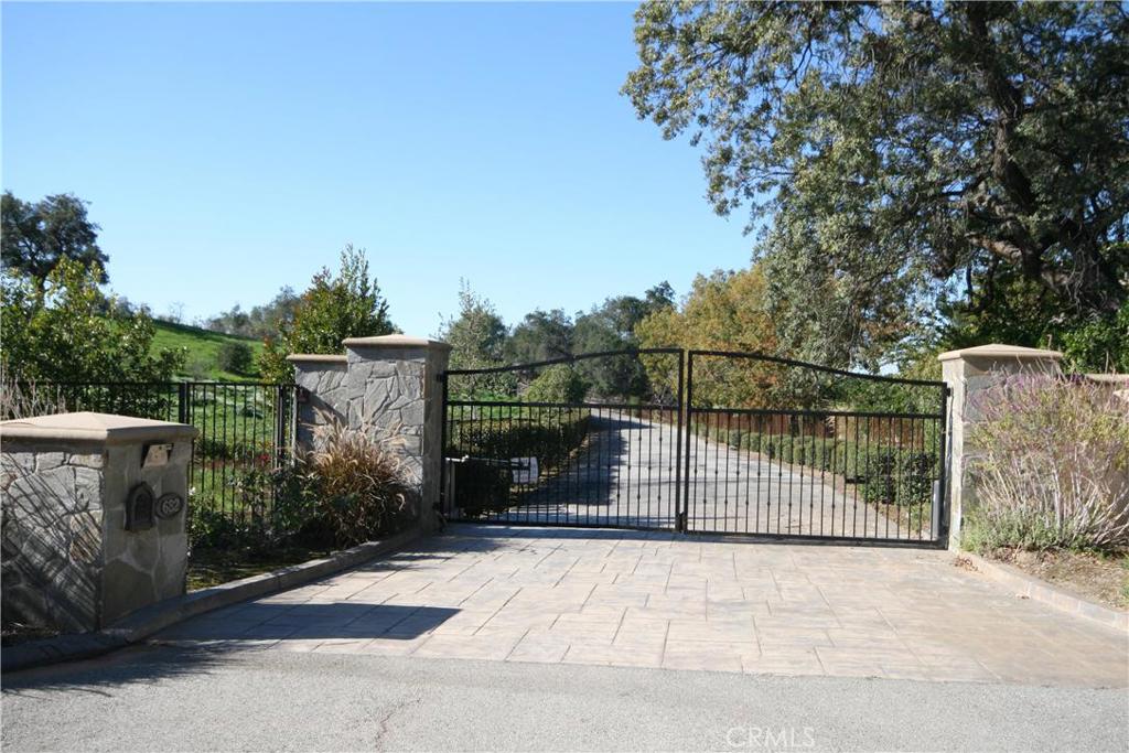 682 Deodar Lane Property Photo 4