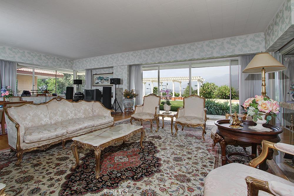 682 Deodar Lane Property Photo 8
