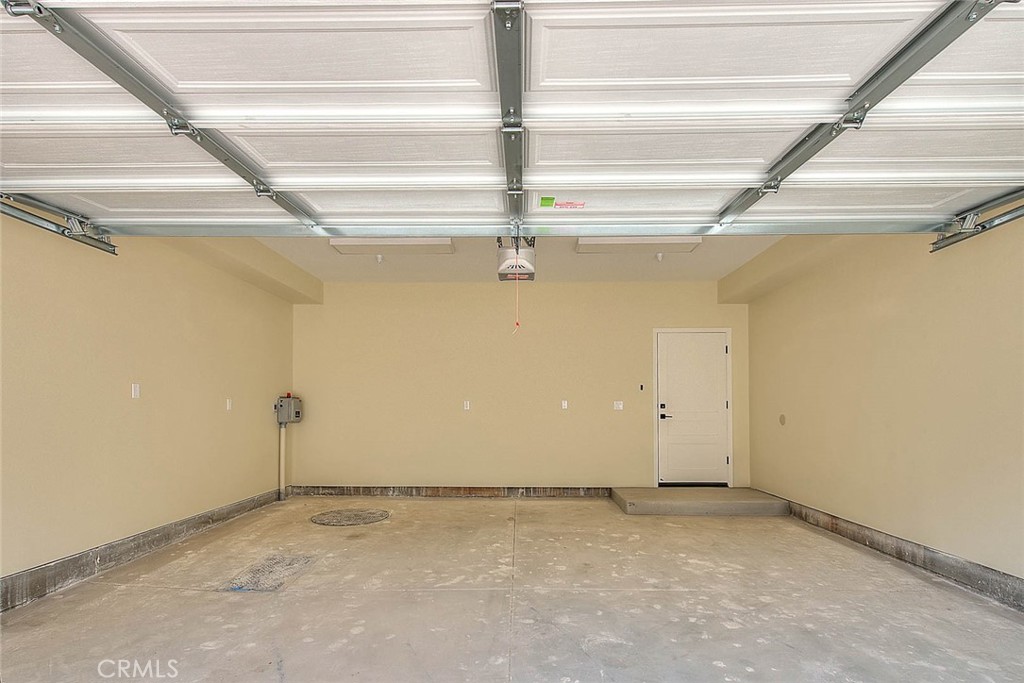 646 W Grand Avenue Property Photo 16