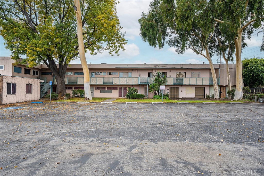 900 S San Gabriel Boulevard 200 Property Photo 2