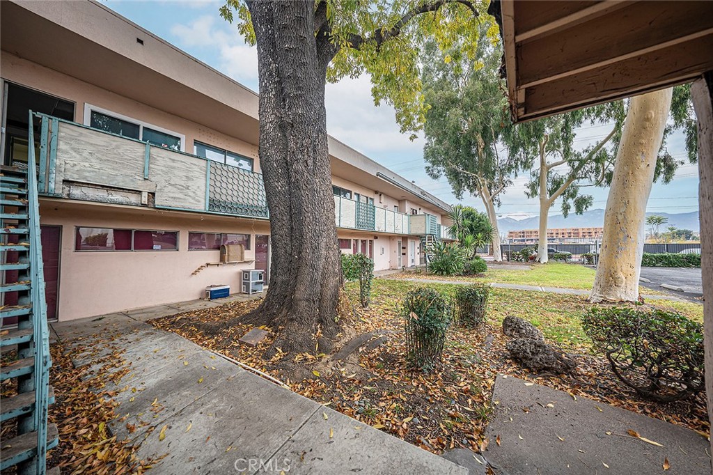 900 S San Gabriel Boulevard 200 Property Photo 3