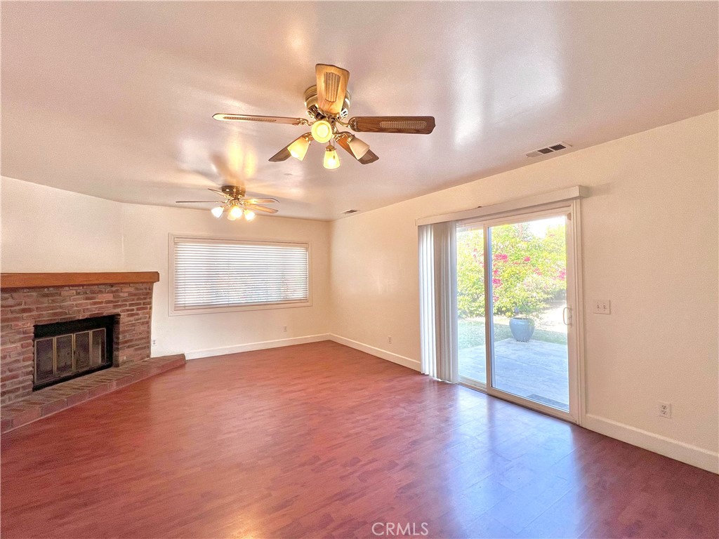 943 E Foothill Boulevard Property Photo 7