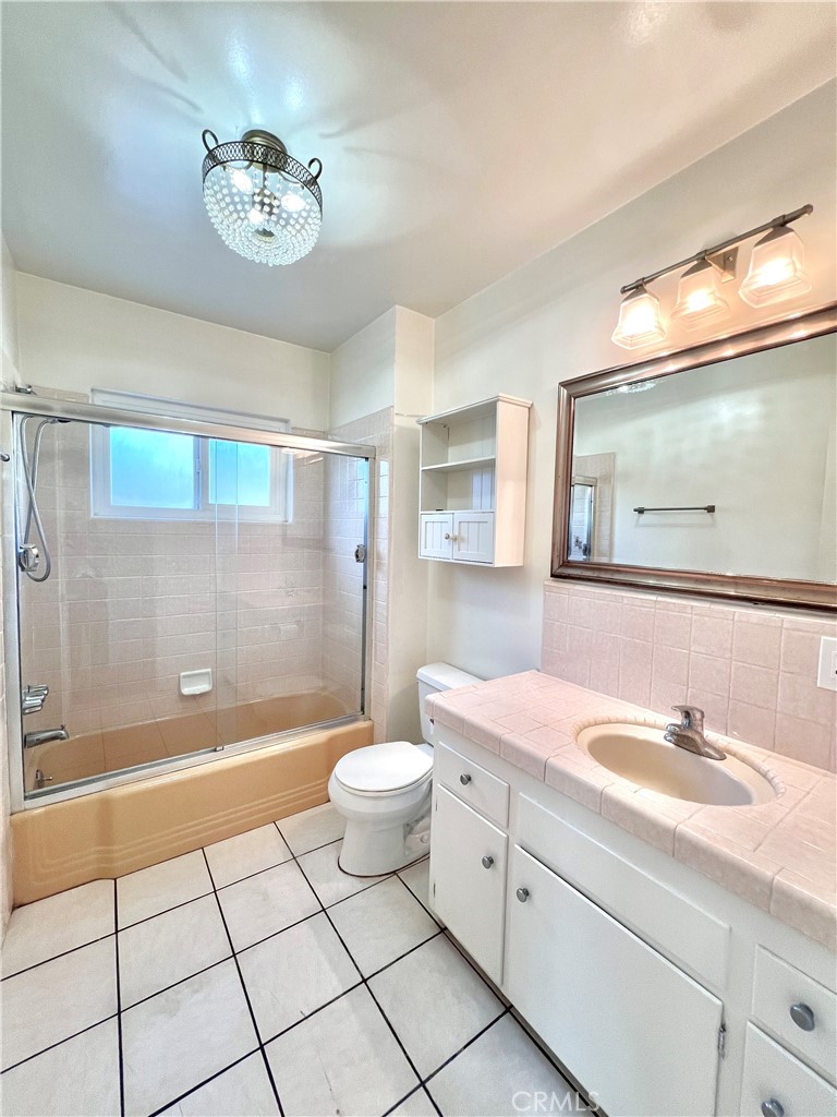 943 E Foothill Boulevard Property Photo 13