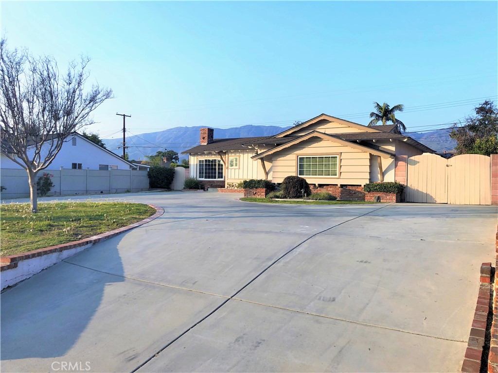 943 E Foothill Boulevard Property Photo 20