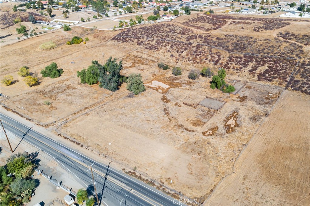 21026 Palomar Street Property Photo 6