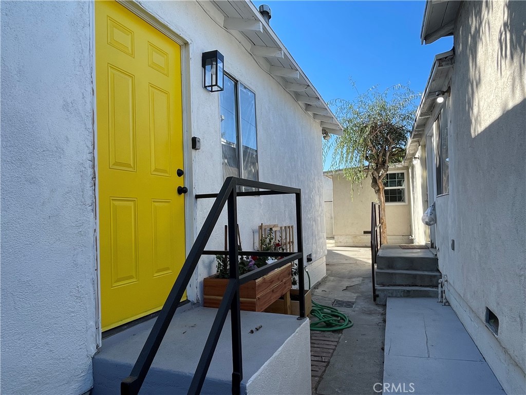211 1/2 E Eagle Street Property Photo 5