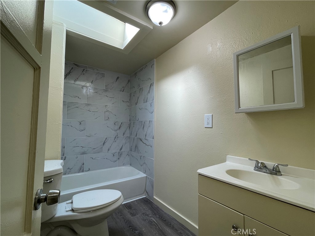 211 1/2 E Eagle Street Property Photo 9
