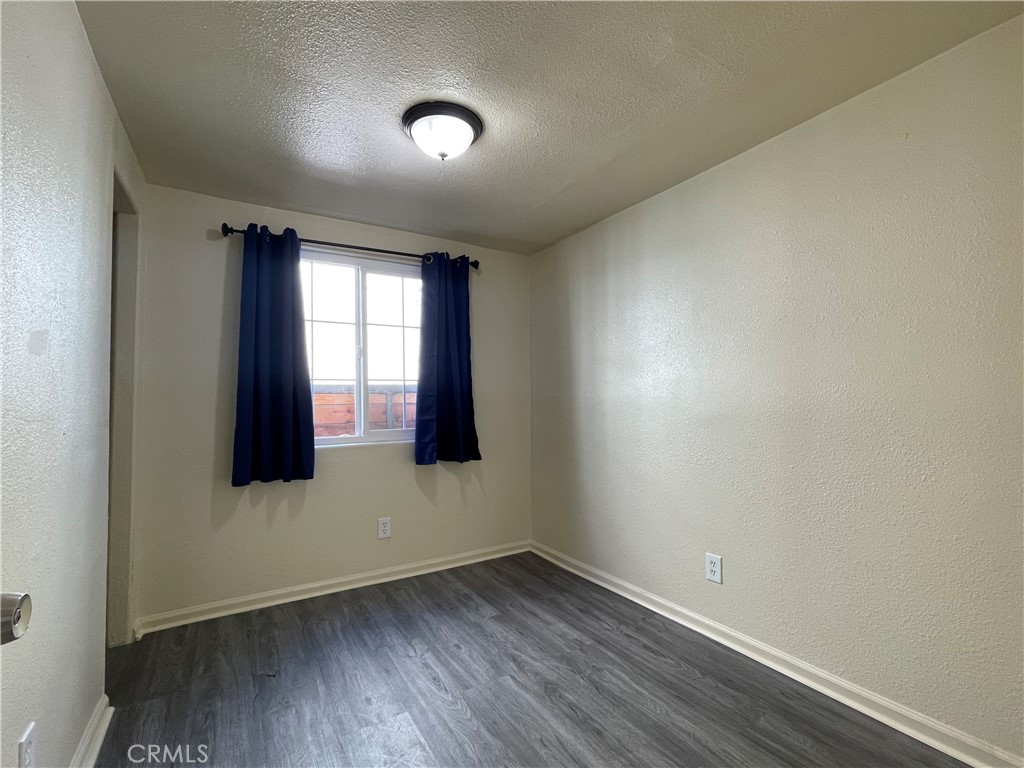 211 1/2 E Eagle Street Property Photo 11