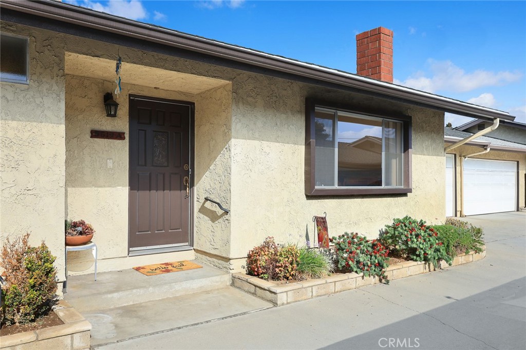 5619 Sultana Avenue A Property Photo 2