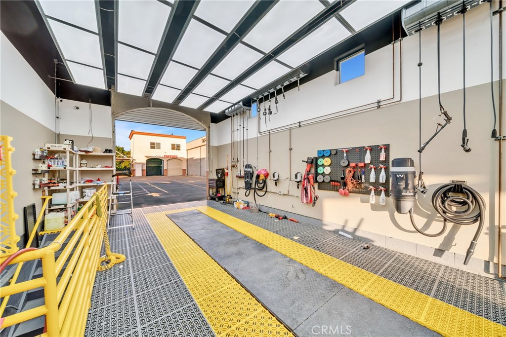 1027 N Hacienda Boulevard Property Photo 19