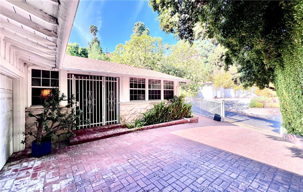 2363 Coldwater Canyon Drive Property Photo 1