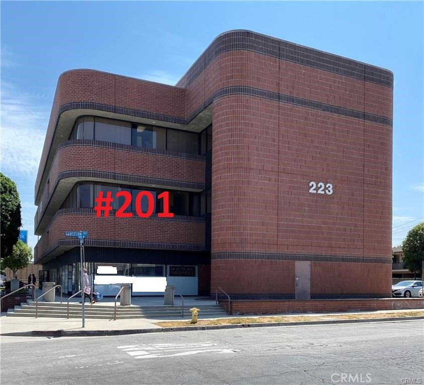 223 N Garfield Avenue 201 Property Photo 2