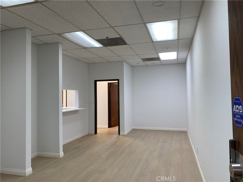 223 N Garfield Avenue 201 Property Photo 5