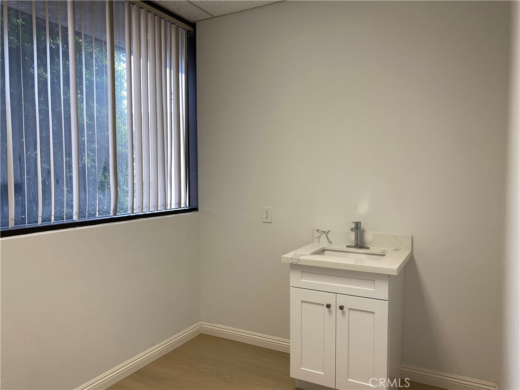 223 N Garfield Avenue 201 Property Photo 10
