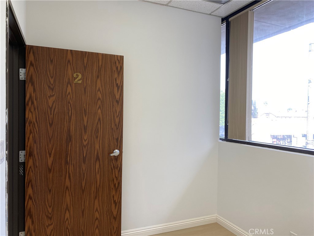223 N Garfield Avenue 201 Property Photo 16