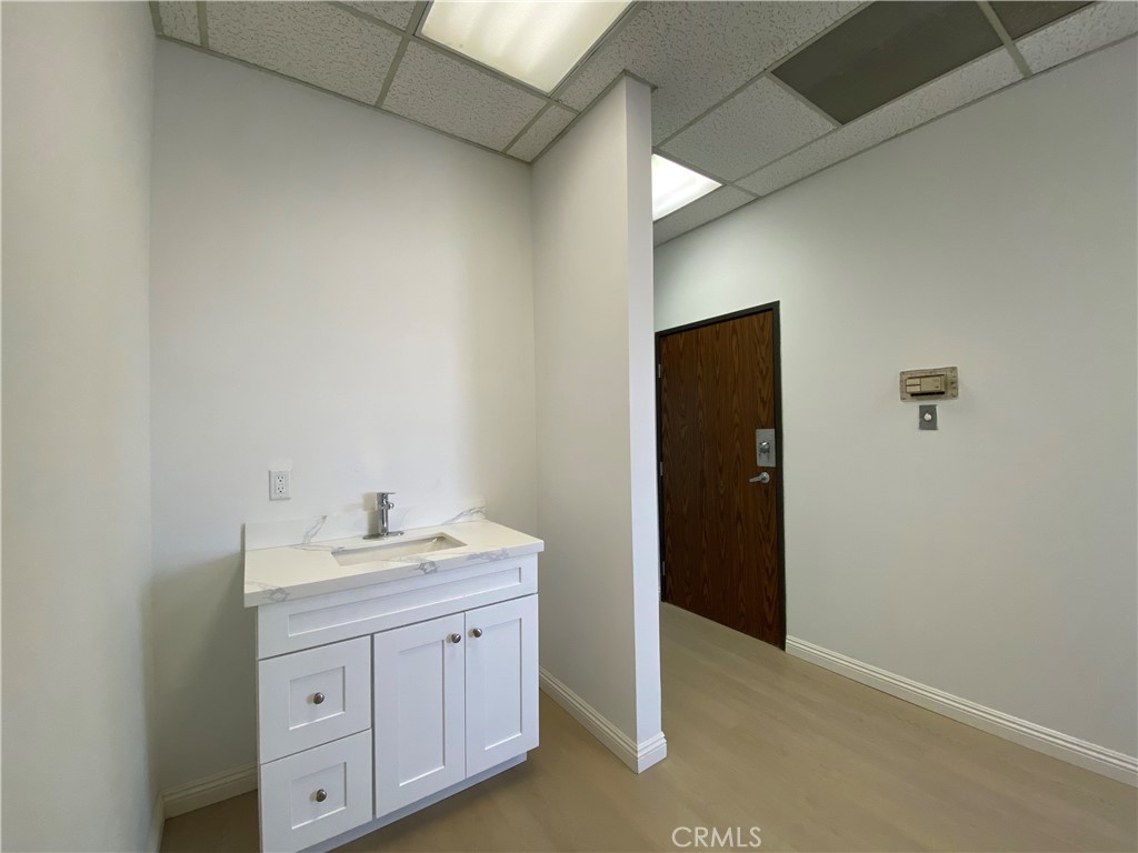 223 N Garfield Avenue 201 Property Photo 30
