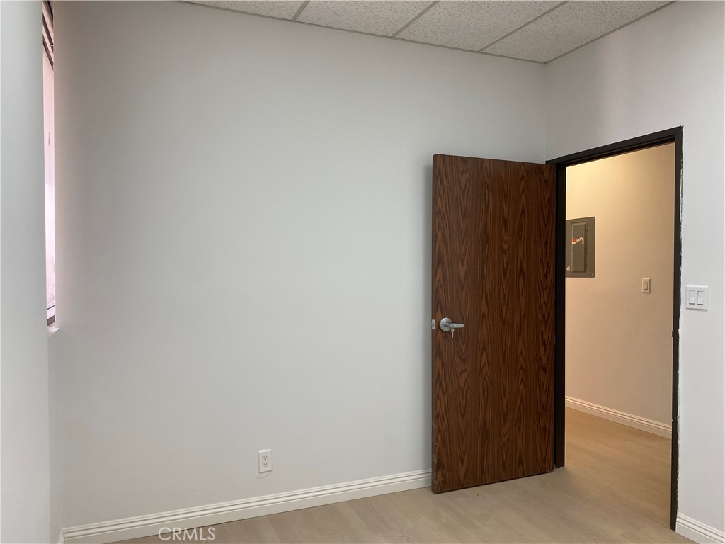 223 N Garfield Avenue 201 Property Photo 33