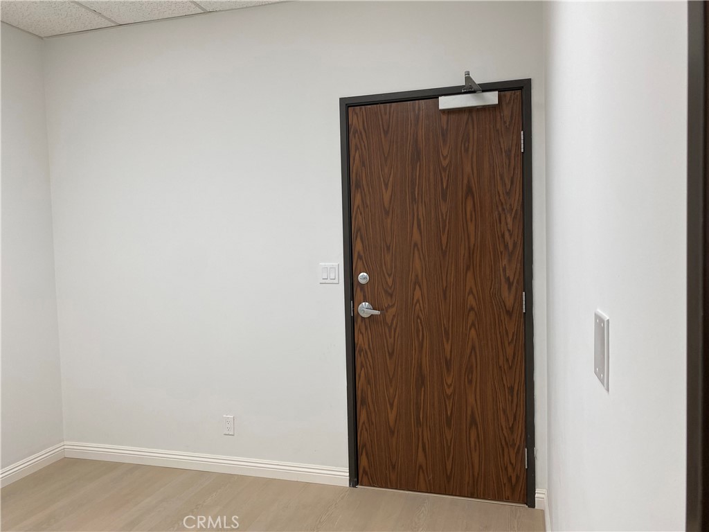 223 N Garfield Avenue 201 Property Photo 37
