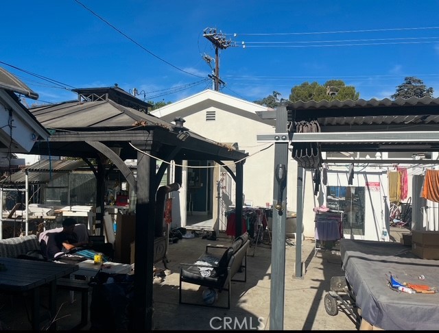 213 E F Street B Property Photo 2