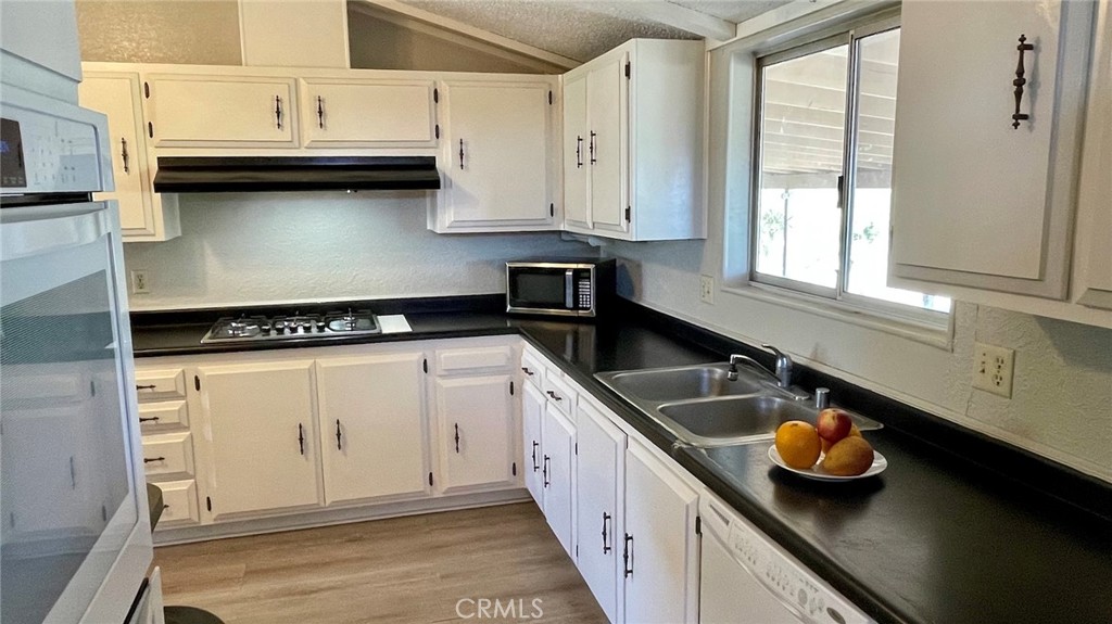 38013 Foothill Road Property Photo 7