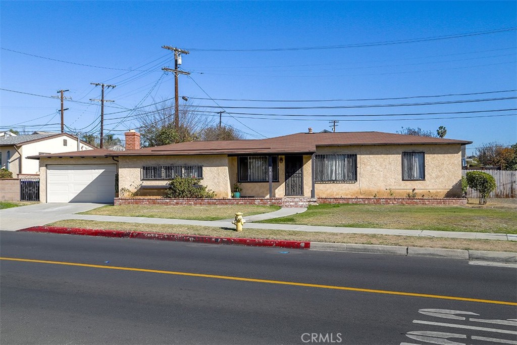 301 E Riggin Street Property Photo