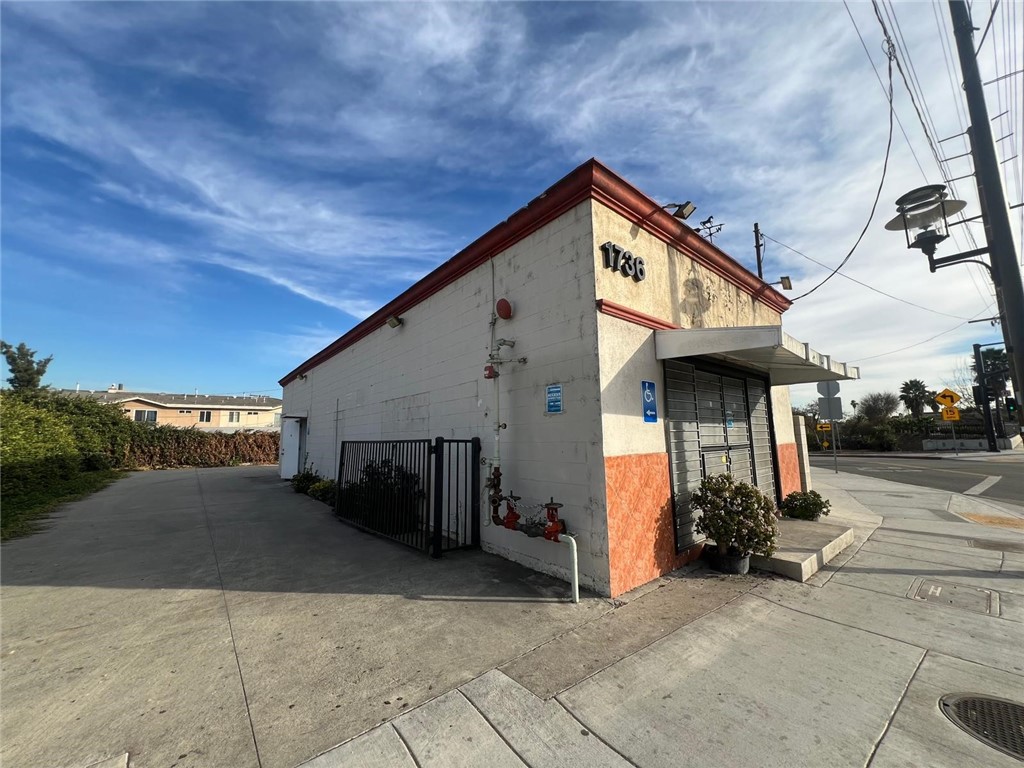 1736 S Del Mar Avenue Property Photo