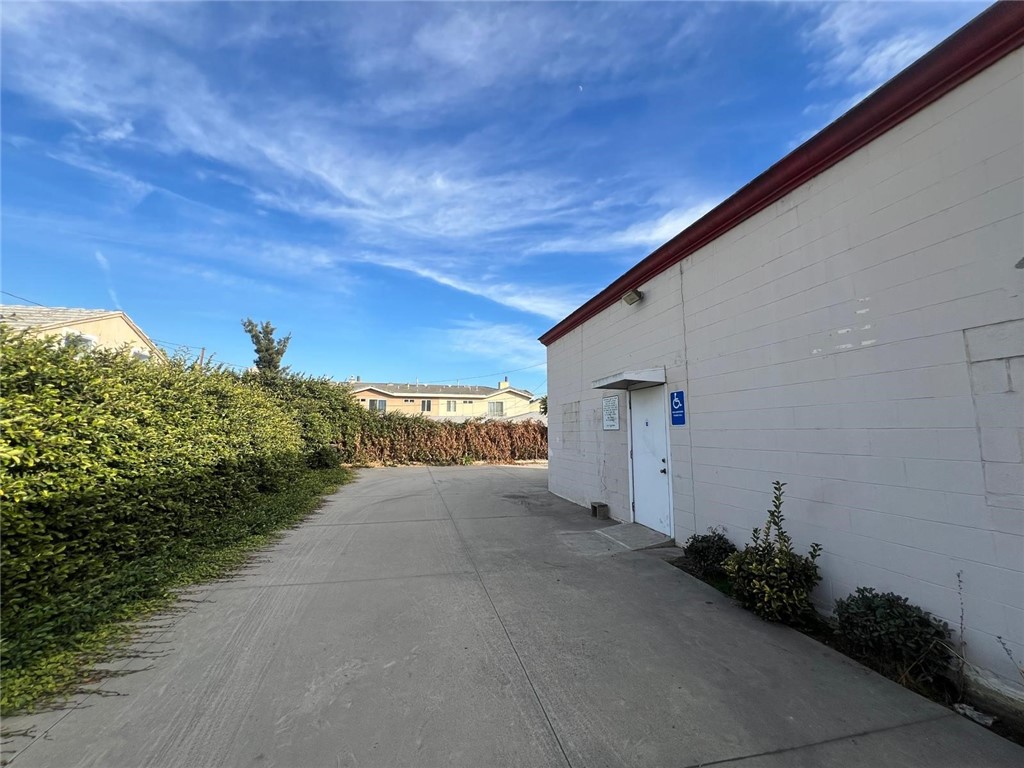 1736 S Del Mar Avenue Property Photo 10