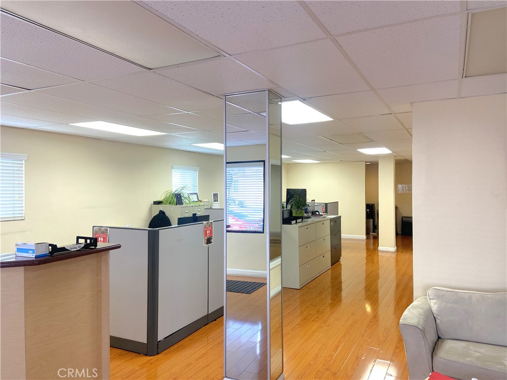2617 W Beverly Boulevard Property Photo 7