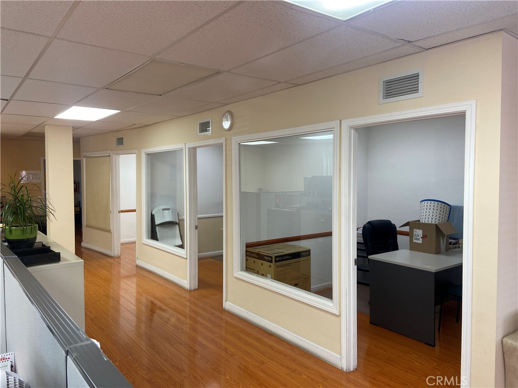 2617 W Beverly Boulevard Property Photo 8