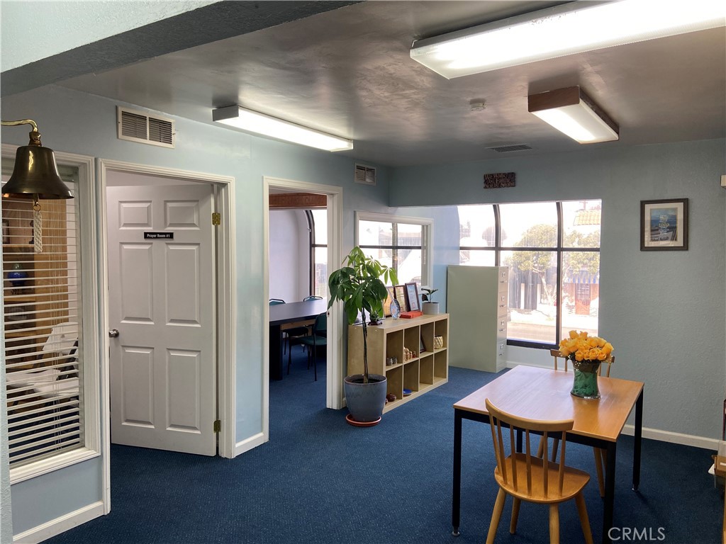 2617 W Beverly Boulevard Property Photo 11