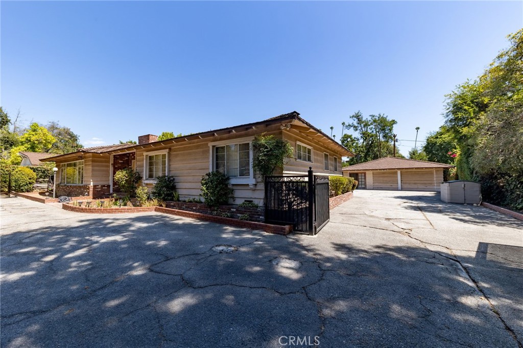 1640 Bedford Road Property Photo