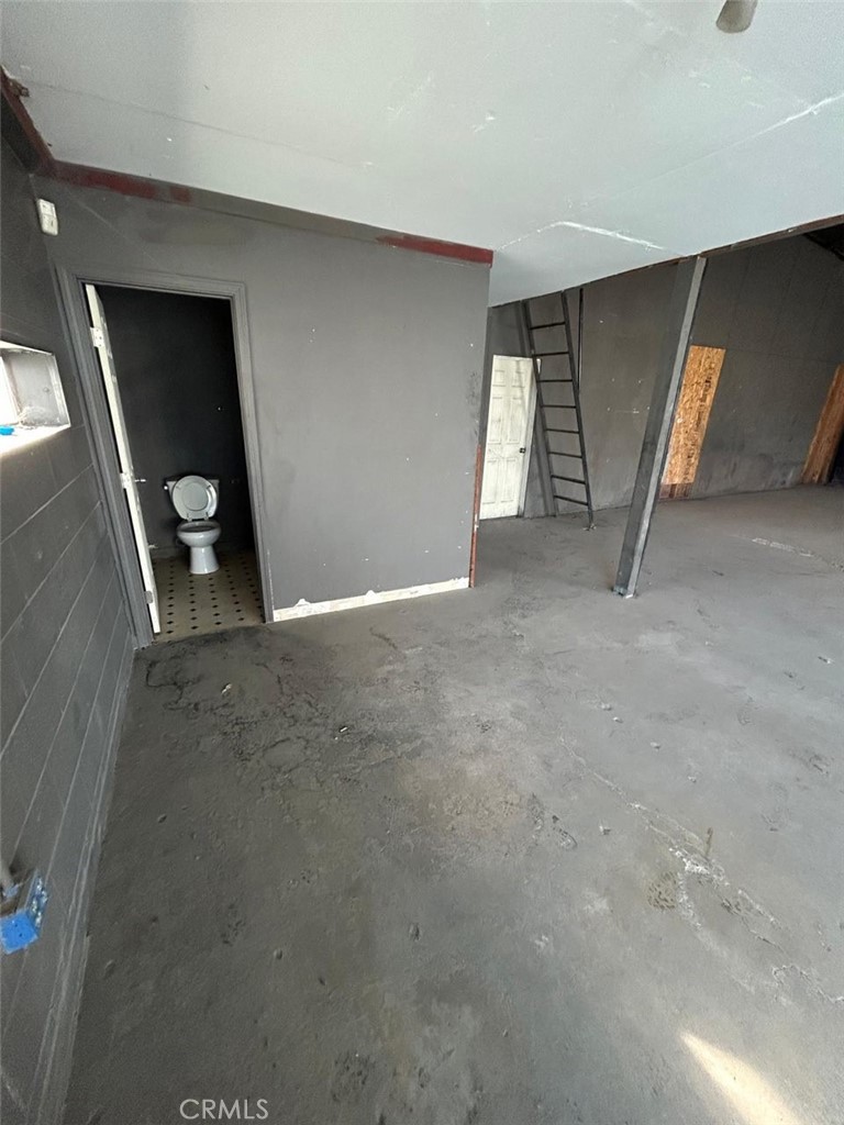 701 Roberts Lane Property Photo 7