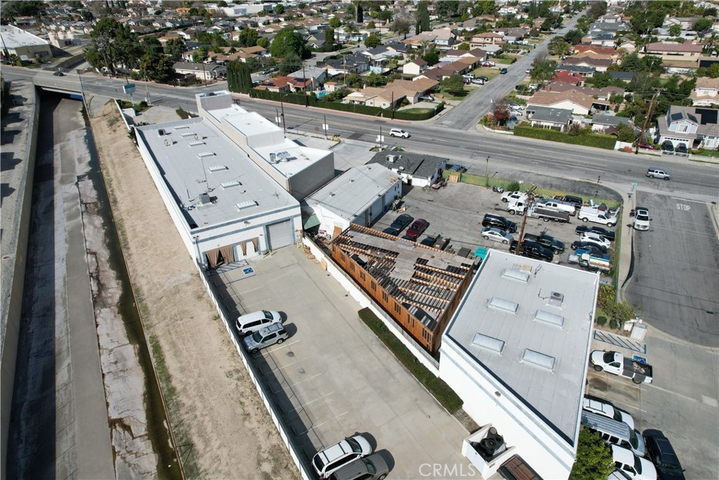 9350 Lower Azusa Road Property Photo 4