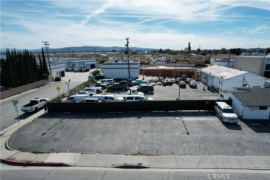 9350 Lower Azusa Road Property Photo 7