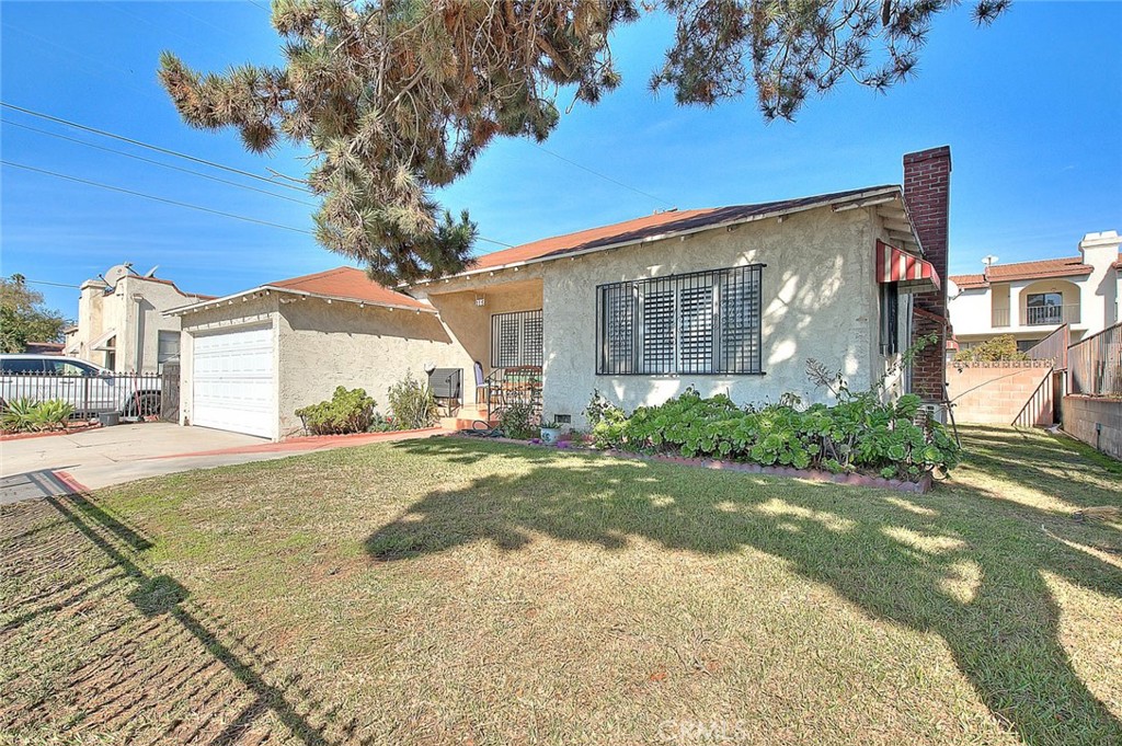 215 W Garcelon Avenue Property Photo