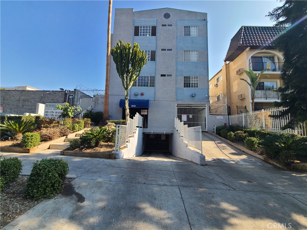 810 S Berendo Street Property Photo