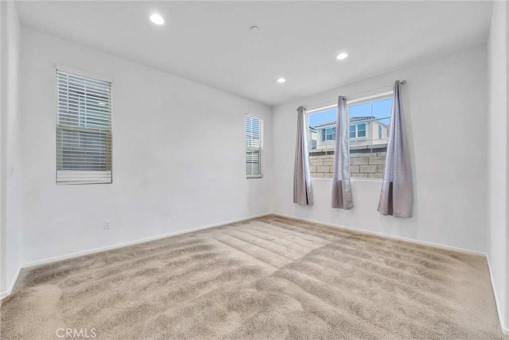 5327 Novara Avenue Property Photo 12