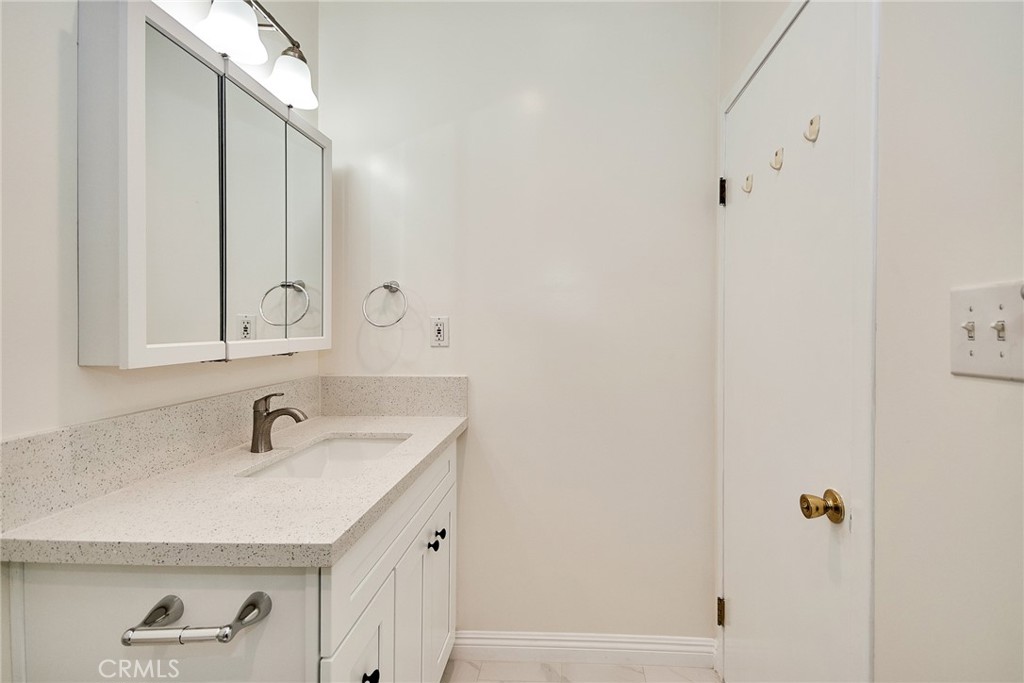 1404 Violeta Drive Property Photo 4