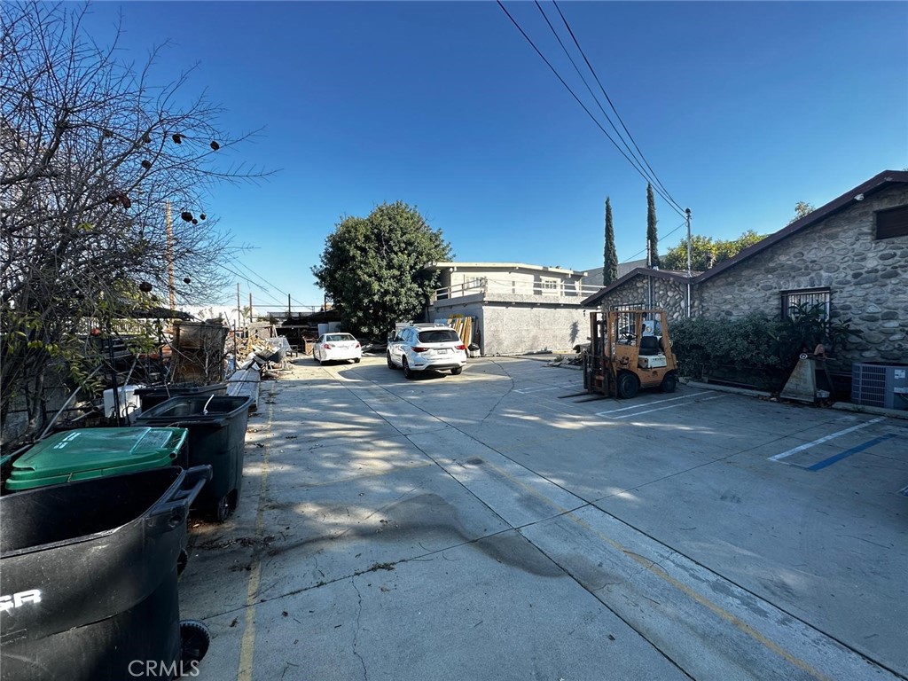 5040 Heintz Street Property Photo 3